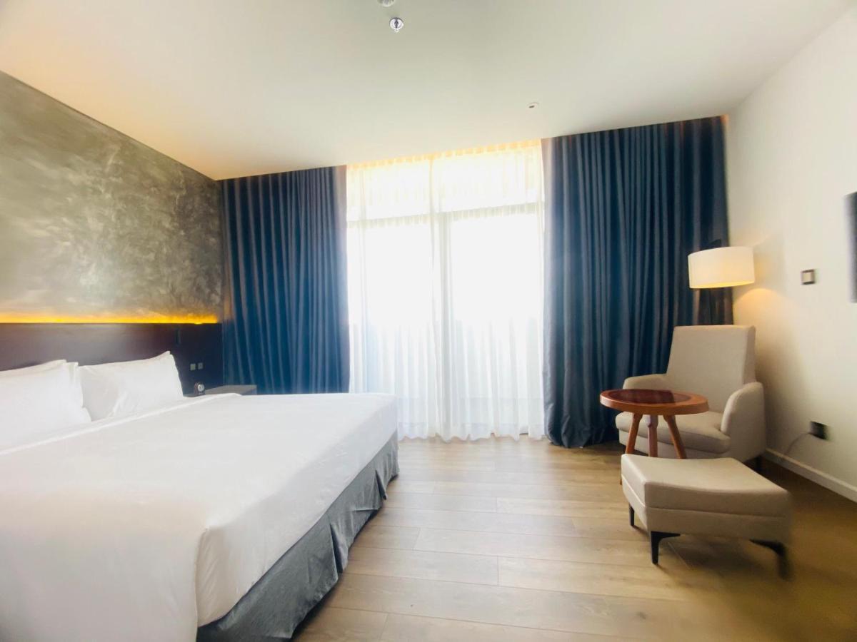 Newcc Hotel And Serviced Apartment 꽝응아이 외부 사진