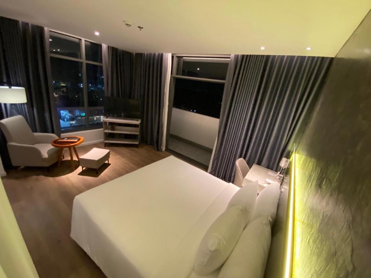 Newcc Hotel And Serviced Apartment 꽝응아이 외부 사진