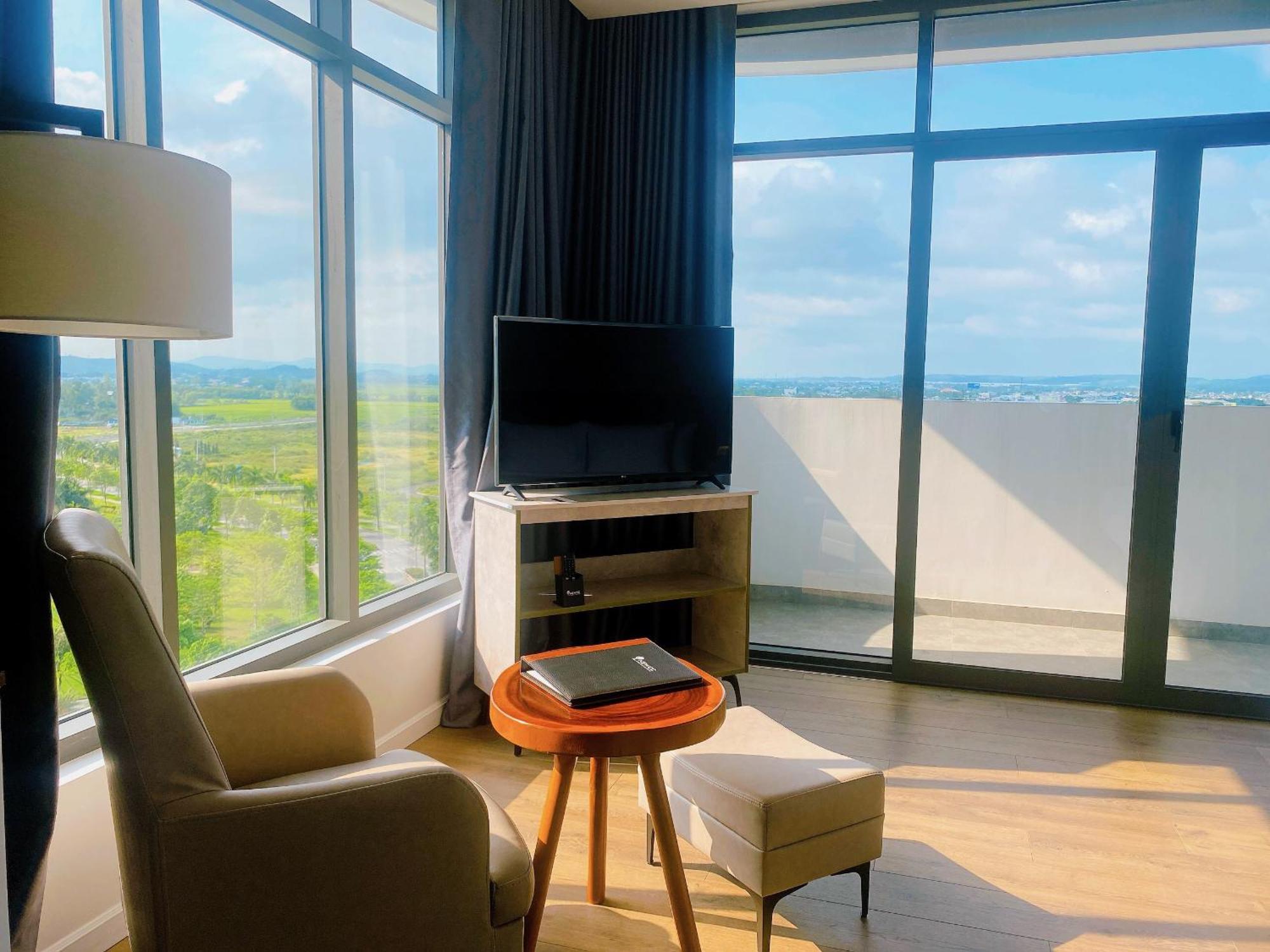Newcc Hotel And Serviced Apartment 꽝응아이 외부 사진