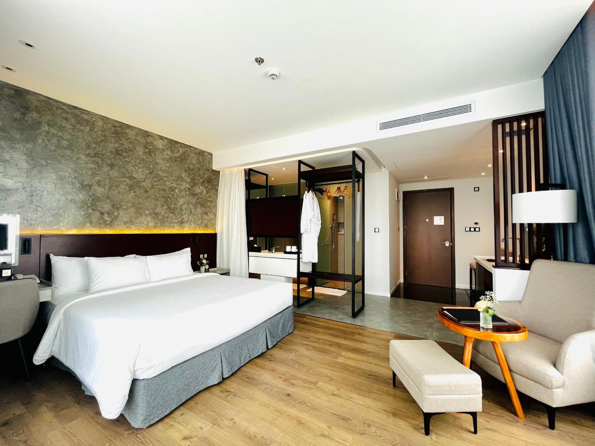 Newcc Hotel And Serviced Apartment 꽝응아이 외부 사진