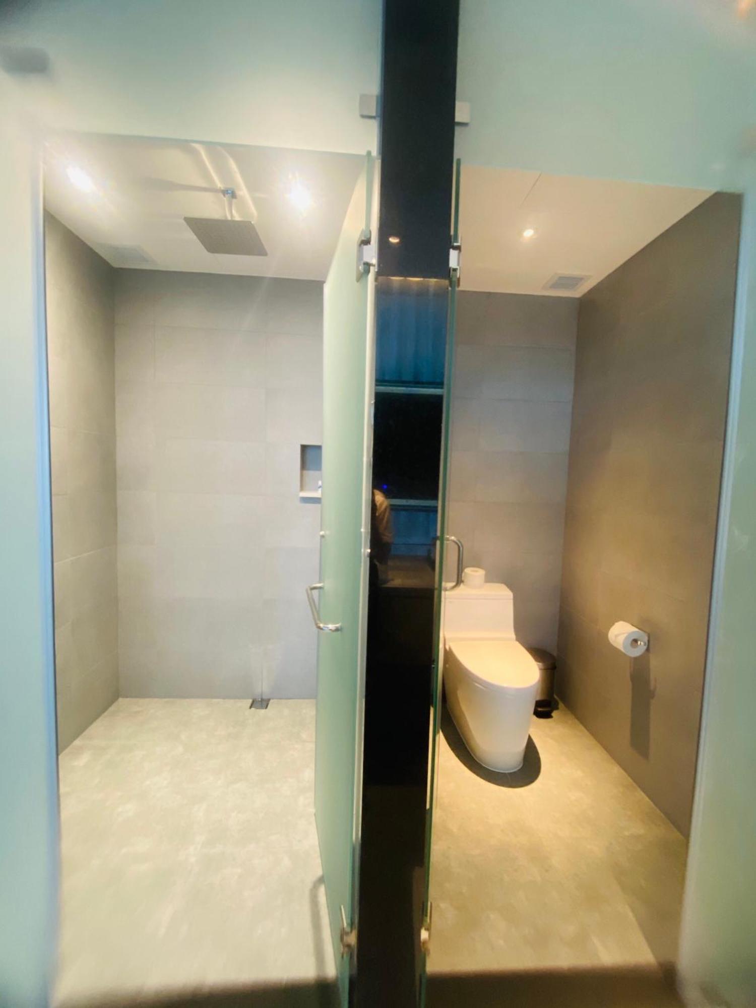 Newcc Hotel And Serviced Apartment 꽝응아이 외부 사진