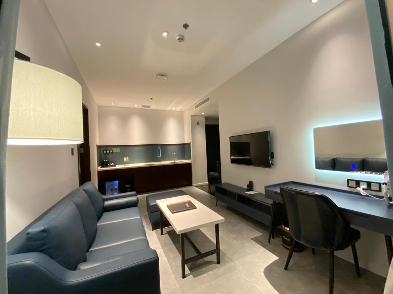 Newcc Hotel And Serviced Apartment 꽝응아이 외부 사진