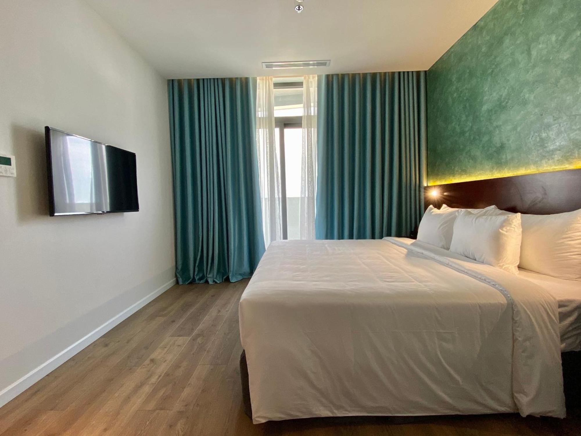 Newcc Hotel And Serviced Apartment 꽝응아이 외부 사진